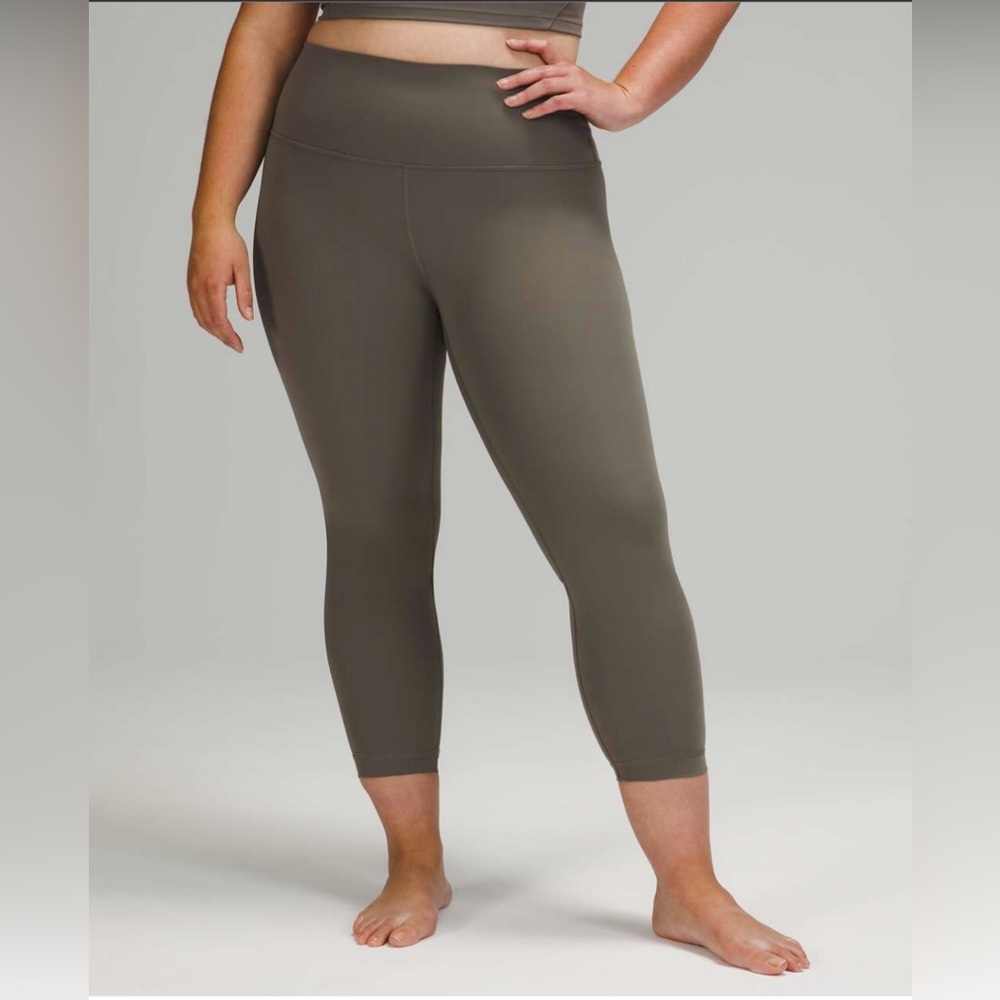 Lululemon Wunder Under High Rise Crop - Picture 3 of 5
